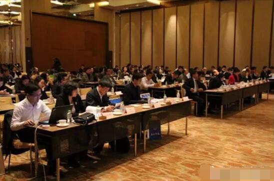 青岛仲裁委员会国际金融仲裁院揭牌成立