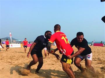 全国首届沙滩橄榄球锦标赛 青岛金沙滩落幕