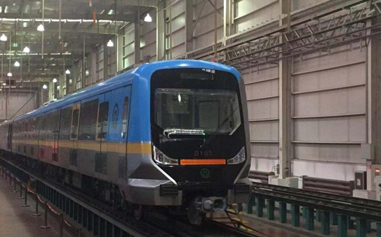 青岛地铁1号线初期配备67列车 首列车已组装完成