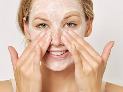 四个错误洗脸方式会让你的皮肤越来越差