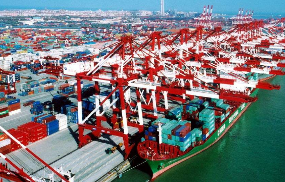 青岛港实现从“无船承运”到“有船承运” 将成为全程物流服务提供商