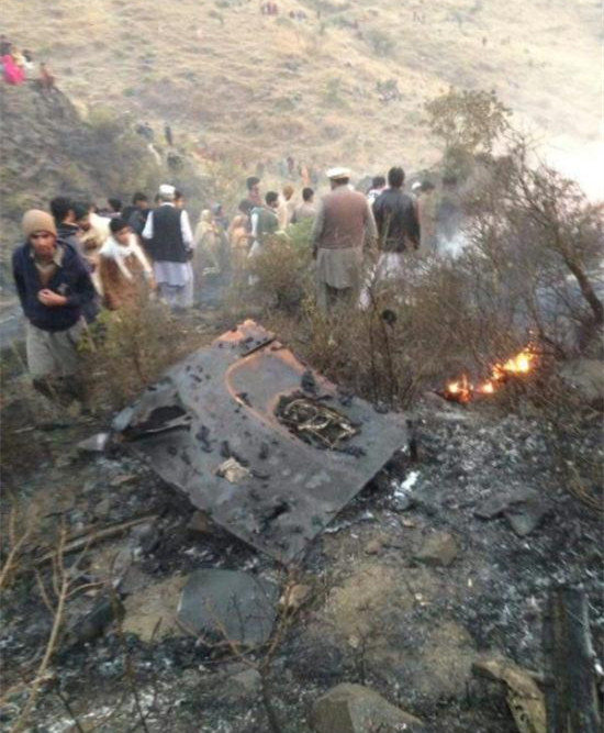 巴基斯坦飞机坠毁 包括1名中国人在内的48名乘客全部遇难
