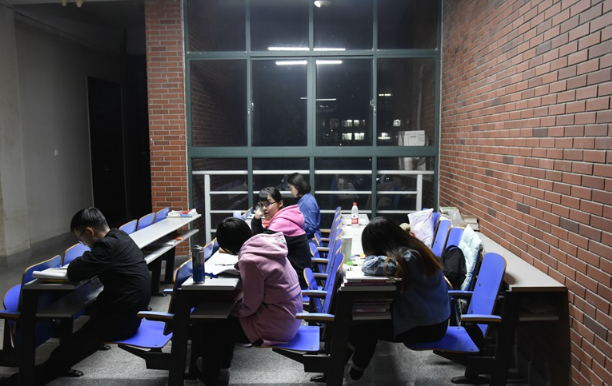 加强大学生教育！山科大设立“手机休息站” 让学生不做手机的奴隶