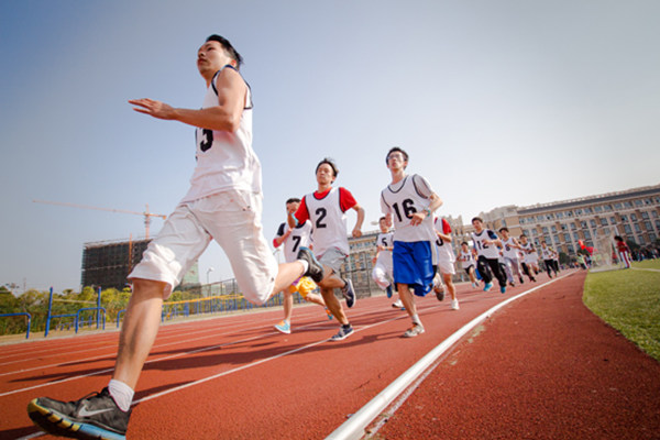 运动被“强制”,多所大学实行