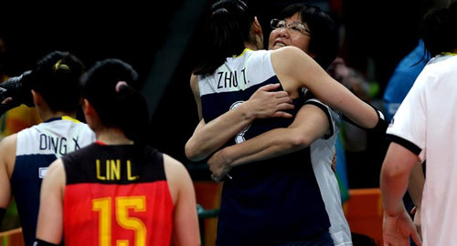 中国女排鏖战五局3-2巴西 时隔8年再进奥运四强