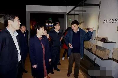 青岛市副市长栾新参观指导汉画像砖博物馆