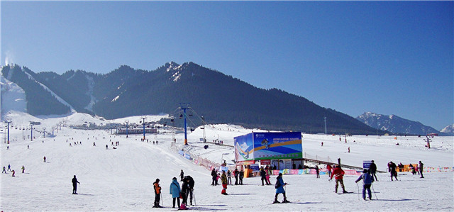 全国滑雪场安全工作会议召开 今冬前将出台相关滑雪场安全标准