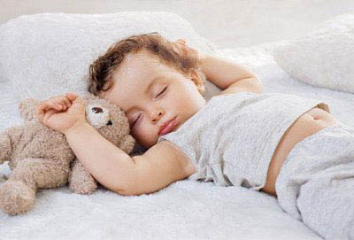 孩子睡觉时 这些错误的观点会影响宝宝健康
