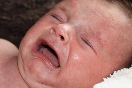 95%的剖腹产宝宝更易哭闹是什么原因 宝妈应该怎么处理呢