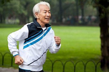 跑步作为一种大众活动 老年人适合跑步吗