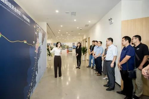 青岛西海岸新区科协开展“庆祝新中国成立70周年拔尖人才新区行”活动