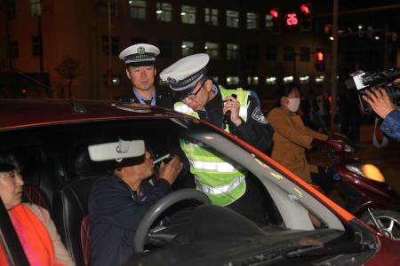 青岛私家车服务协会案例提醒规范驾车切勿酒驾